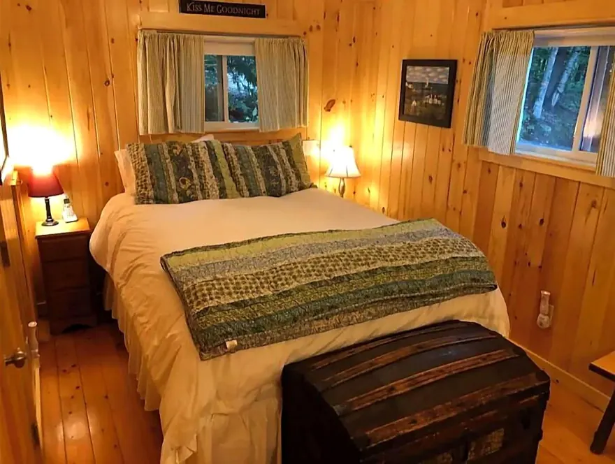 Cozy lodge bedroom