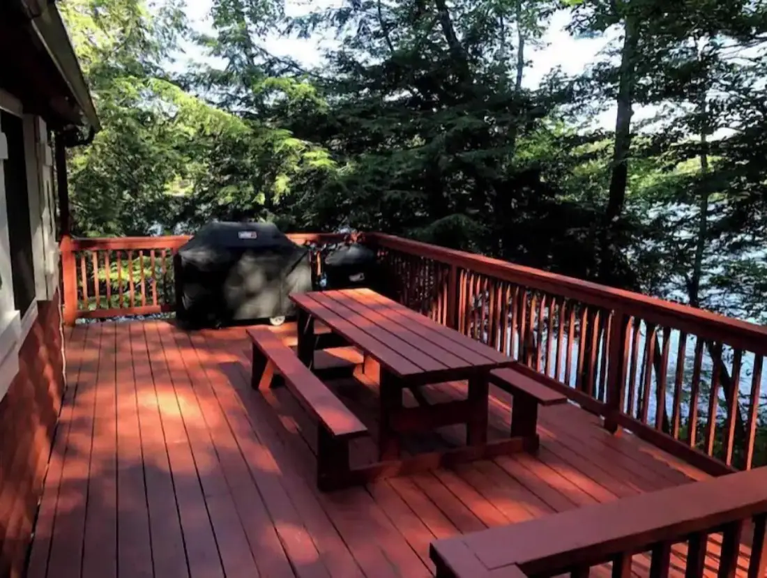 The Guest Lodge at Santa Claus Lake