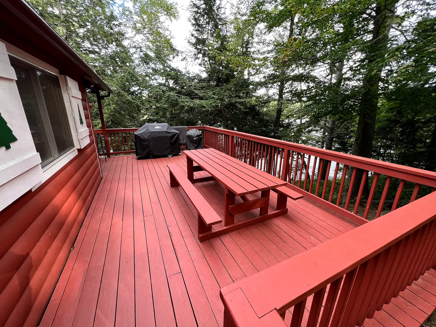 The Guest Lodge at Santa Claus Lake