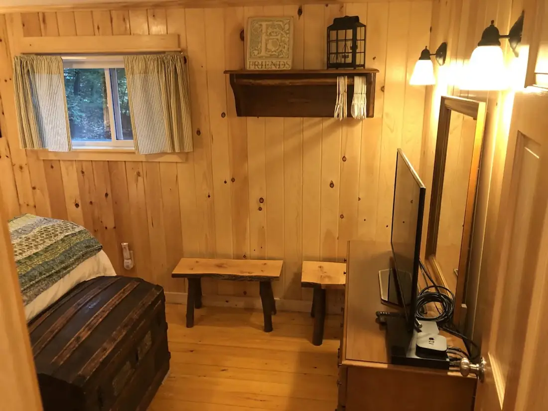 The Guest Lodge at Santa Claus Lake