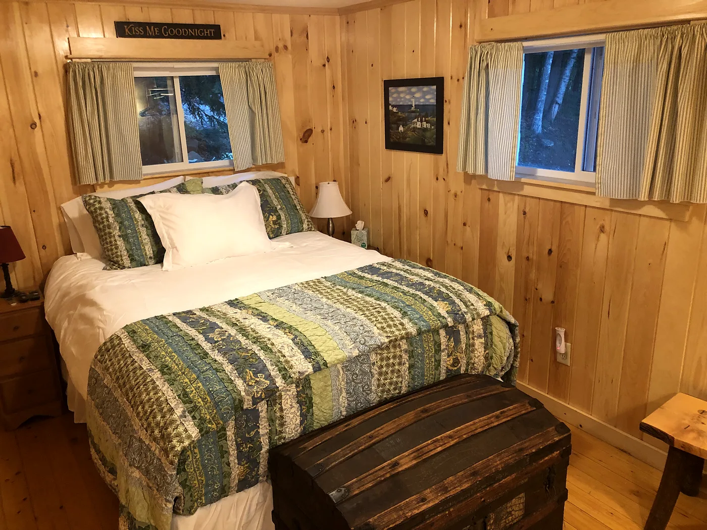 The Guest Lodge at Santa Claus Lake
